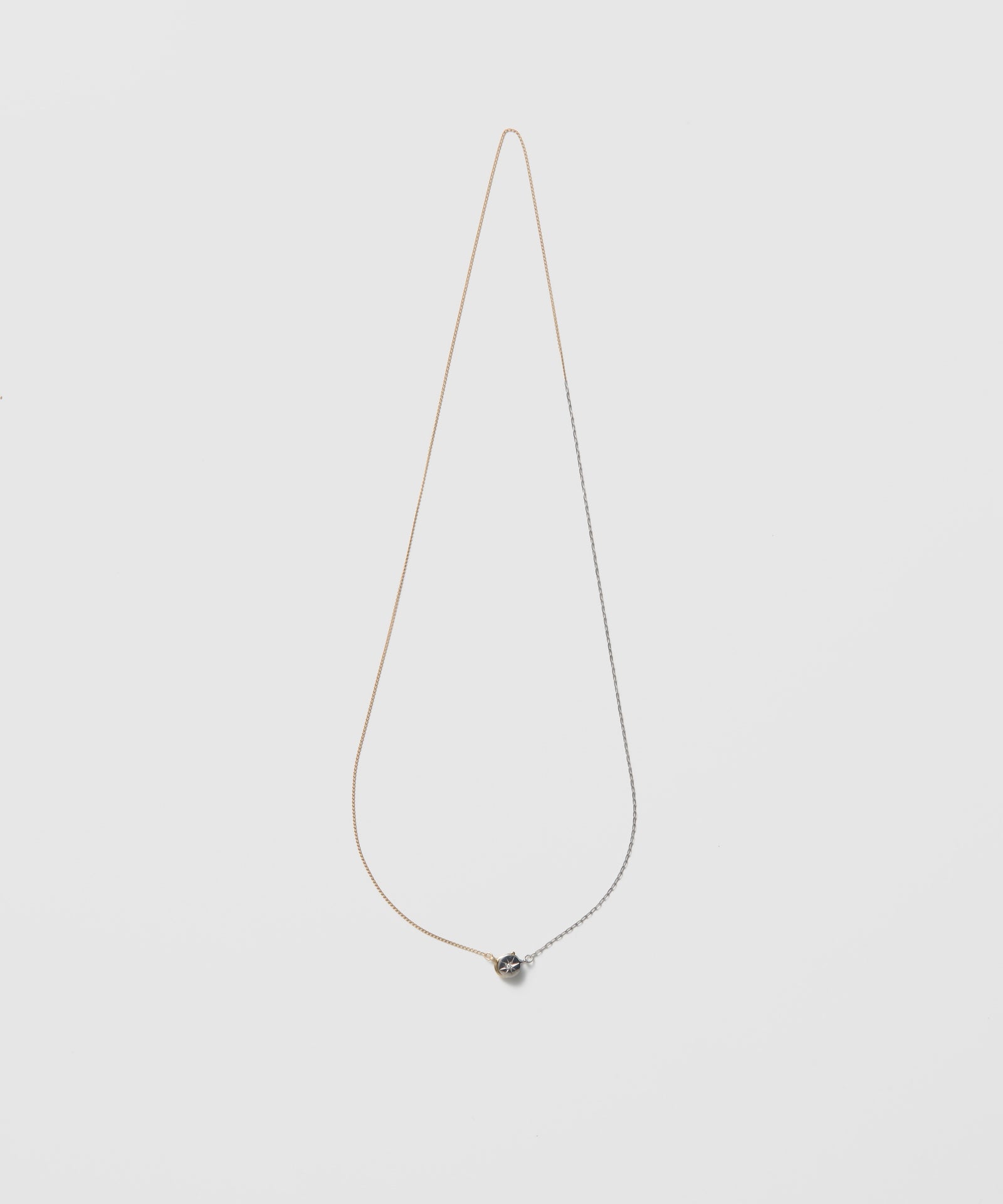 Diamond Glove Asymmetric Necklace3(K10) : 2(PT)